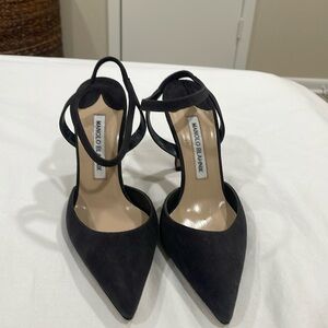 MANOLO BLAHNIK. Beautiful Slingback Heel . EUC. 👠